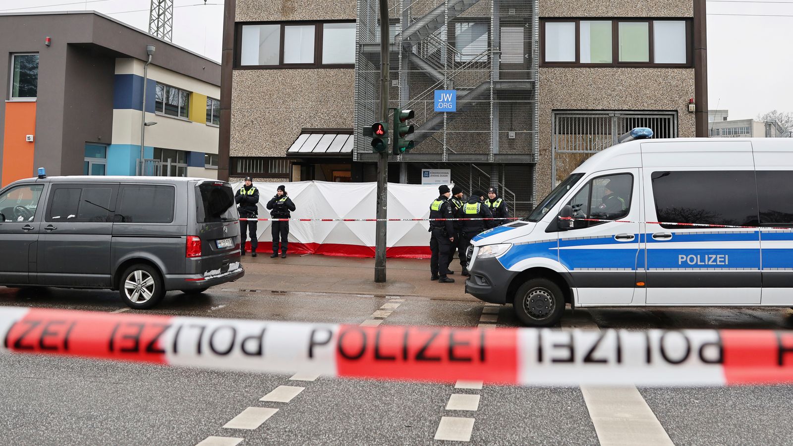 Hamburg shooting: Watch as police give details on gunman