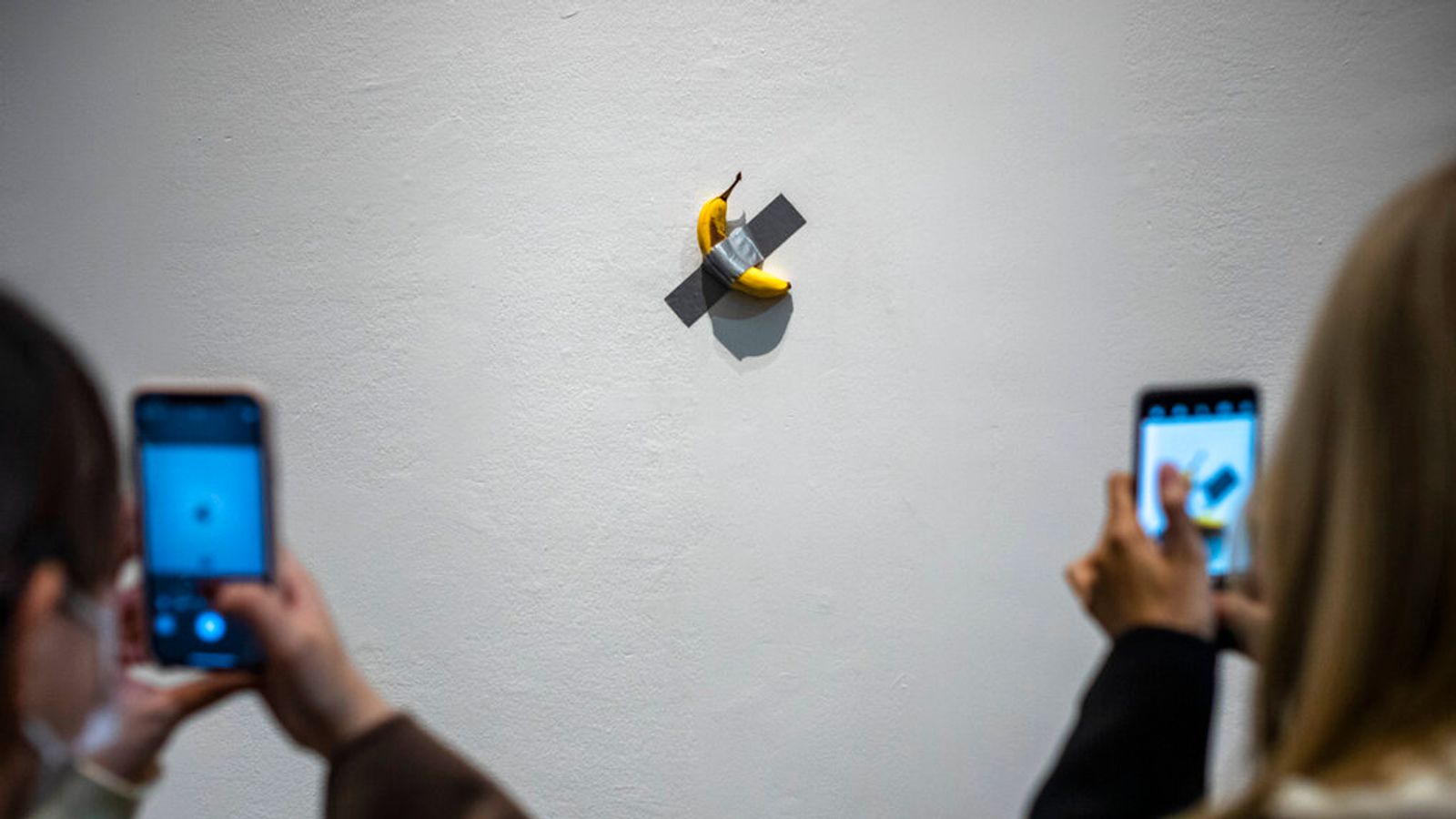 'Hungry' South Korean student takes banana from Maurizio Cattelan's art installation from wall and eats it | World News